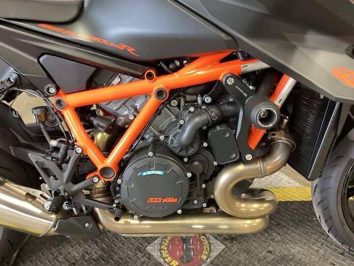 only 3146 miles 1 owner evotech frame sliders and front axle sliders ktm tank