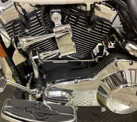 1 owner wow factor custom pearl white paint aftermarket exhaust highflow