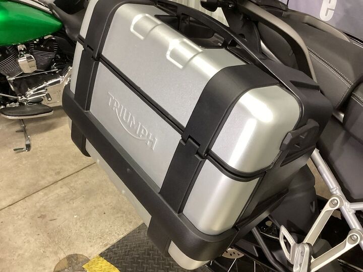 only 3103 miles large triumph side cases and top box rox handlebar risers tank