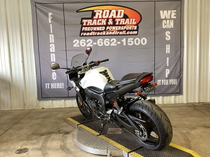 only 17104 miles vance and hines exhaust rear tail tidy fuel injected center
