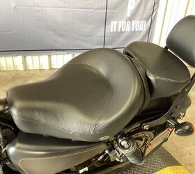 only 9093 miles 1 owner vance and hines exhaust upgraded hd seat detachable
