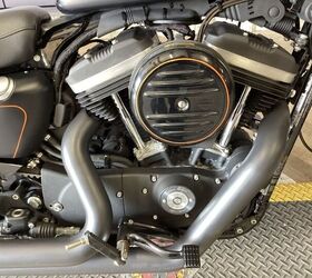 only 9093 miles 1 owner vance and hines exhaust upgraded hd seat detachable