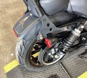 only 9093 miles 1 owner vance and hines exhaust upgraded hd seat detachable