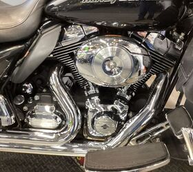 143 692 miles hd cvo wheels chrome full floating rotors chrome forks painted