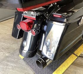 143 692 miles hd cvo wheels chrome full floating rotors chrome forks painted