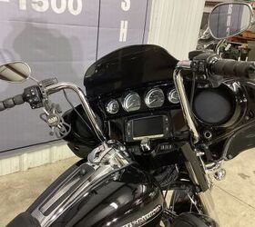 only 69000 miles vance and hines exhaust navigation upgraded big handlebars