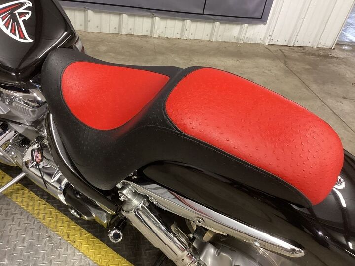 only 10 195 miles vance and hines exhaust custom seat cover crashbar led