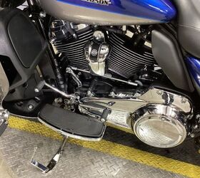 only 6265 miles 1 owner vance and hines exhaust high flow intake rack hwy