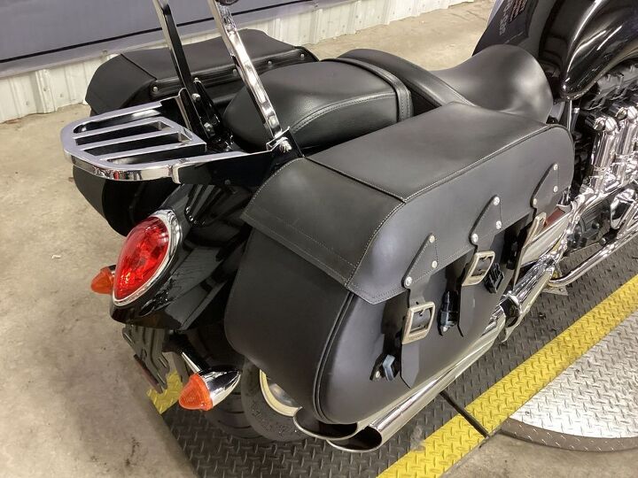 only 13 059 miles 1 owner aftermarket exhaust triumph hard mounted saddle bags