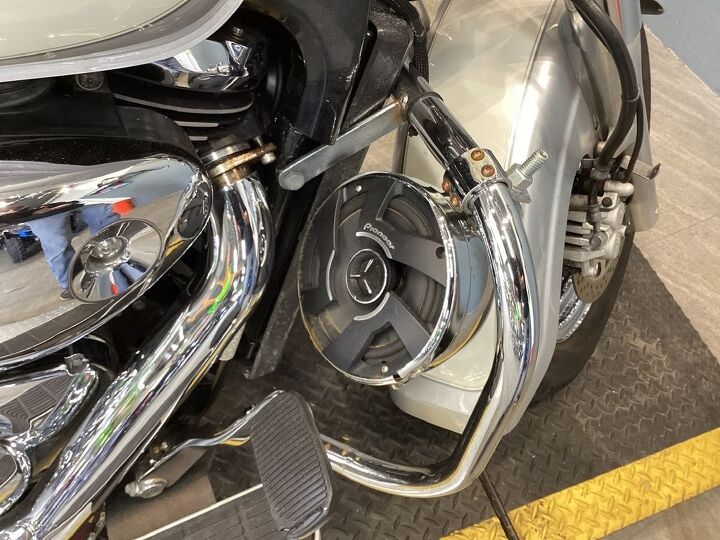 33 224 miles cobra exhaust backrest rack crashbar rider and passenger