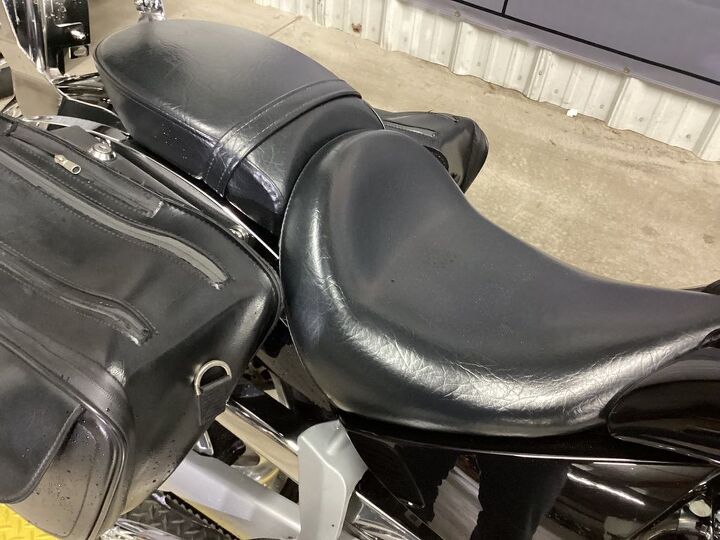 only 22796 miles aftermarket exhaust detachable carrol leather saddle bags