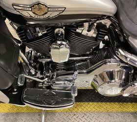 only 14147 miles 100th anniversary edition vance and hines exhaust upgraded