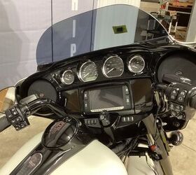 only 5936 miles navigation docking hardware lower fairings abs audio cruise