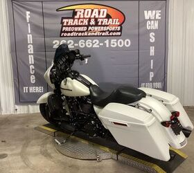 only 5936 miles navigation docking hardware lower fairings abs audio cruise