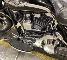 only 25 773 miles aftermarket chrome wheels matching chrome rotors chrome