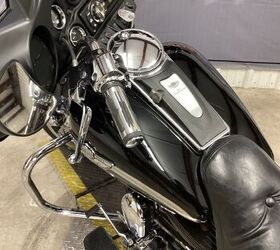 only 25 773 miles aftermarket chrome wheels matching chrome rotors chrome