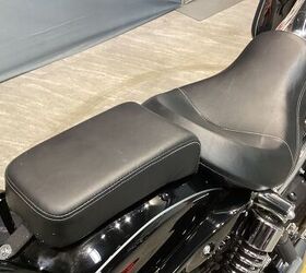 only 3136 miles 1 owner burly lowering shocks upgraded big handlebars led