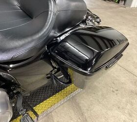 only 22 141 miles bagger brothers 2 into 1 exhaust hd extended saddle bags sony