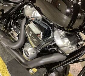 only 22 141 miles bagger brothers 2 into 1 exhaust hd extended saddle bags sony
