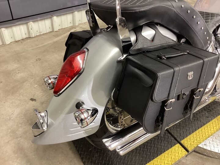 only 19697 miles vance and hines exhaust river road saddle bags custom quilted