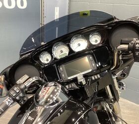 only 7624 miles hd cvo agitator chrome wheels rinehart exhaust navigation