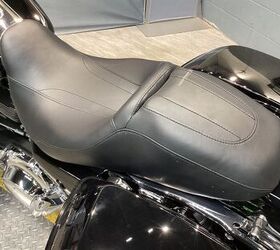 only 7624 miles hd cvo agitator chrome wheels rinehart exhaust navigation