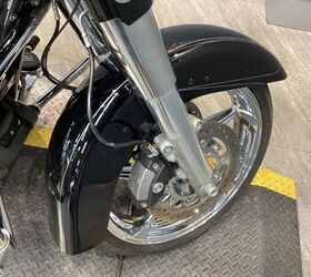 only 7624 miles hd cvo agitator chrome wheels rinehart exhaust navigation