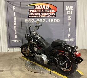 only 25 786 miles vance and hines exhaust floorboards docking hardware led