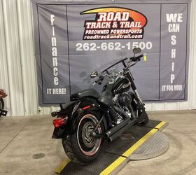 only 25 786 miles vance and hines exhaust floorboards docking hardware led