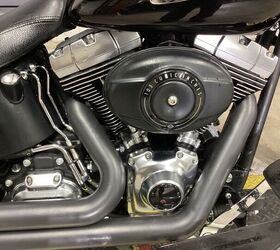 only 25 786 miles vance and hines exhaust floorboards docking hardware led