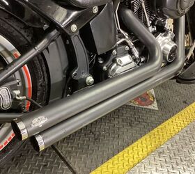 only 25 786 miles vance and hines exhaust floorboards docking hardware led