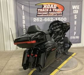 1 owner rinehart exhaust detachable tour pak wih rockford fosgate power