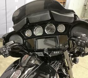 1 owner rinehart exhaust detachable tour pak wih rockford fosgate power