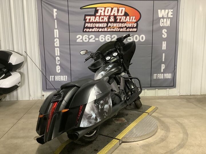 only 7159 miles 1 owner 21 contrast cut front wheel full body wrap victory