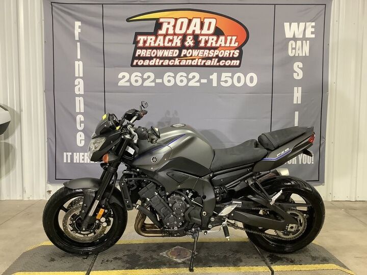 only 17 433 miles fuel injected fender eliminator bar end mirrors and more