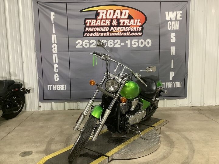 only 32213 miles fuel injected and new front tire clean and green cruiser great