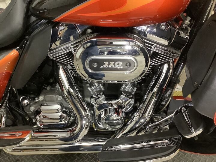 only 24 731 miles 110 screamin eagle motor vance and hines full true dual