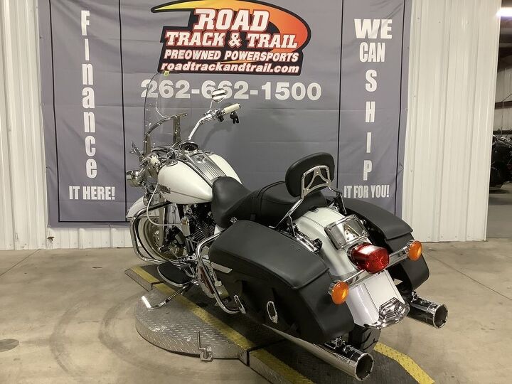 only 1621 miles 1 owner vance and hines full true dual exhaust high flow
