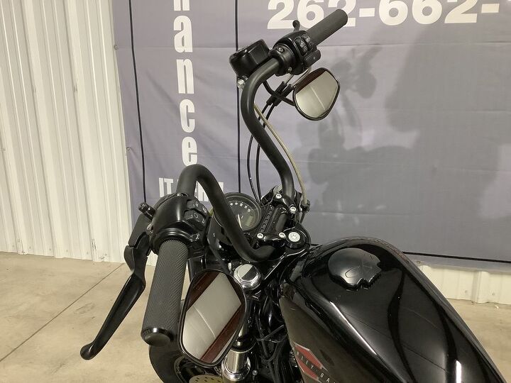 only 5006 miles vance and hines exhaust upgraded handlebars led headlight led