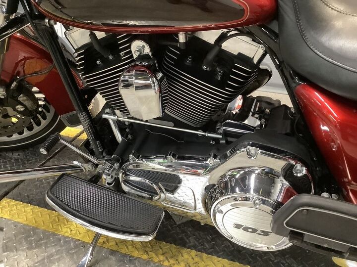 only 25 334 miles vance and hines exhaust riders backrest hwy pegs audio