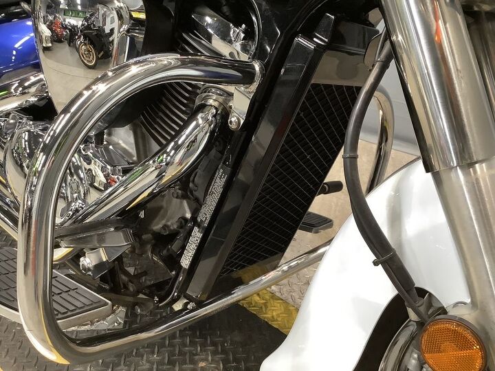 cobra exhaust windshield crashbar saddlebags rider and passenger floorboards