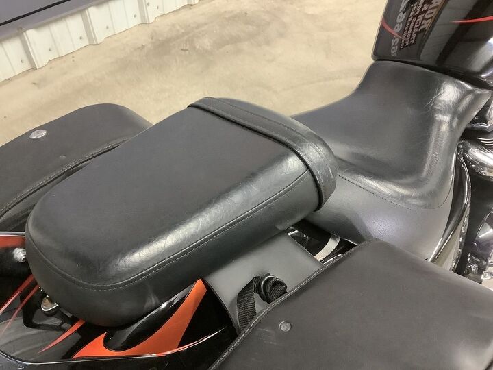 only 21 198 miles vance and hines exhaust windshield backrest viking hard