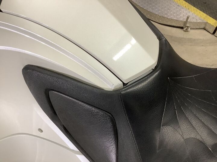 only 51 633 miles reverse power steering corbin seat riders backrest