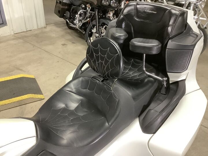 only 51 633 miles reverse power steering corbin seat riders backrest