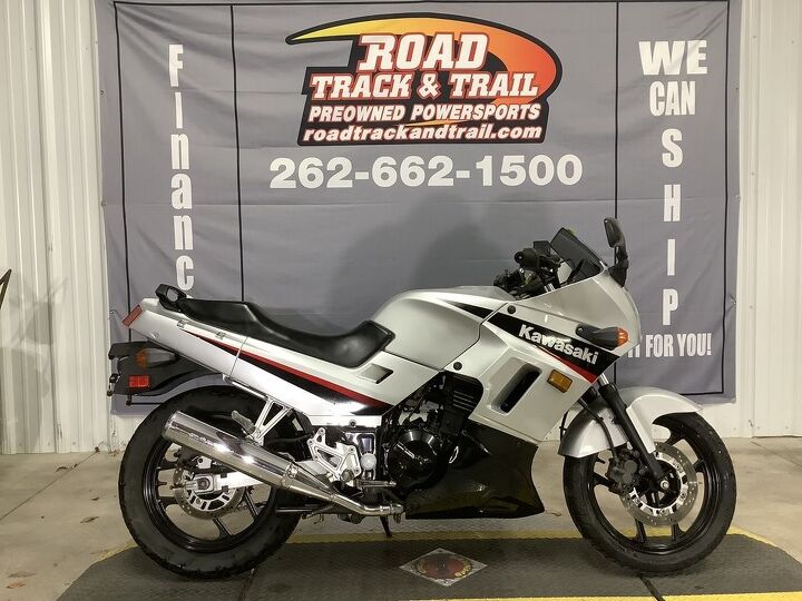 only 11 817 miles stock and clean great starter sport bike