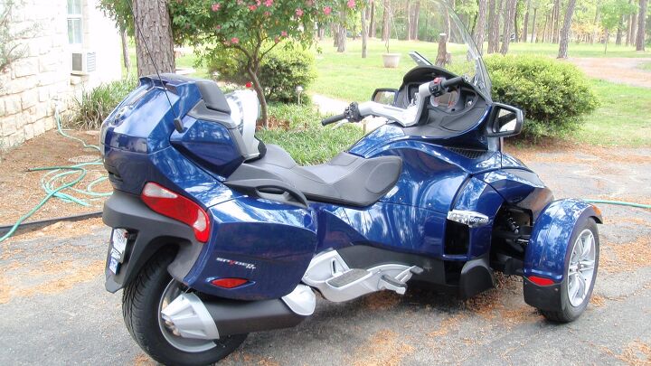 2010 can am spyder roadster rt audio and convenience