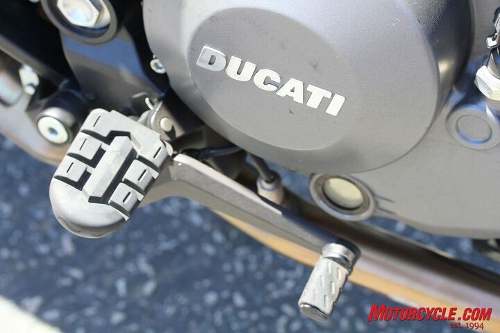 2010 ducati hypermotard 796