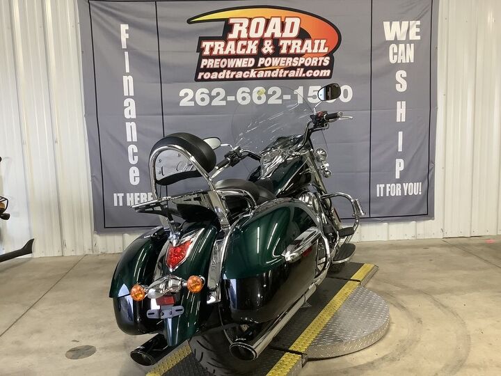 only 622 miles vance and hines exhaust hwy pegs lightbar backrest rack
