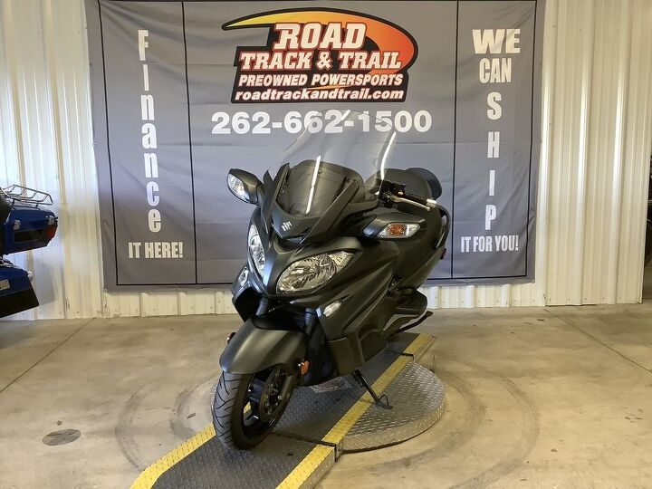 only 10 649 miles riders backrest passenger backrest heated grips heated