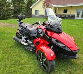 2009 Can Am Spyder to Enjoy Fall Colors
